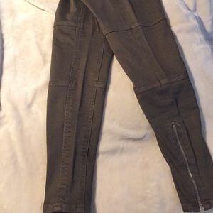 Mid rise skinny riding style pant